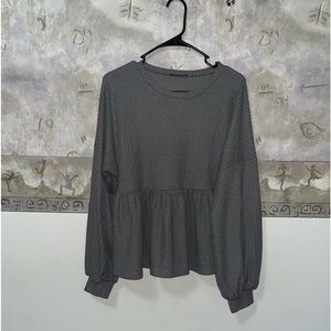 Women’s Drop shoulder lantern sleeve waffle knot smock tee. Gray. Lightweight.